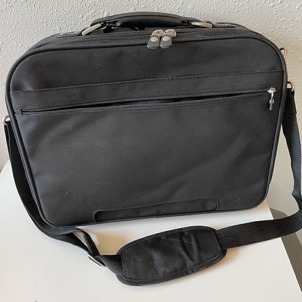 DELL Laptop Computer Nylon Briefcase EUC - Picture 2 of 8